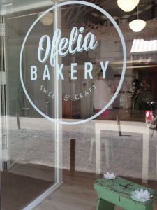 escaparate Ofelia Bakery, socia ADMIA
